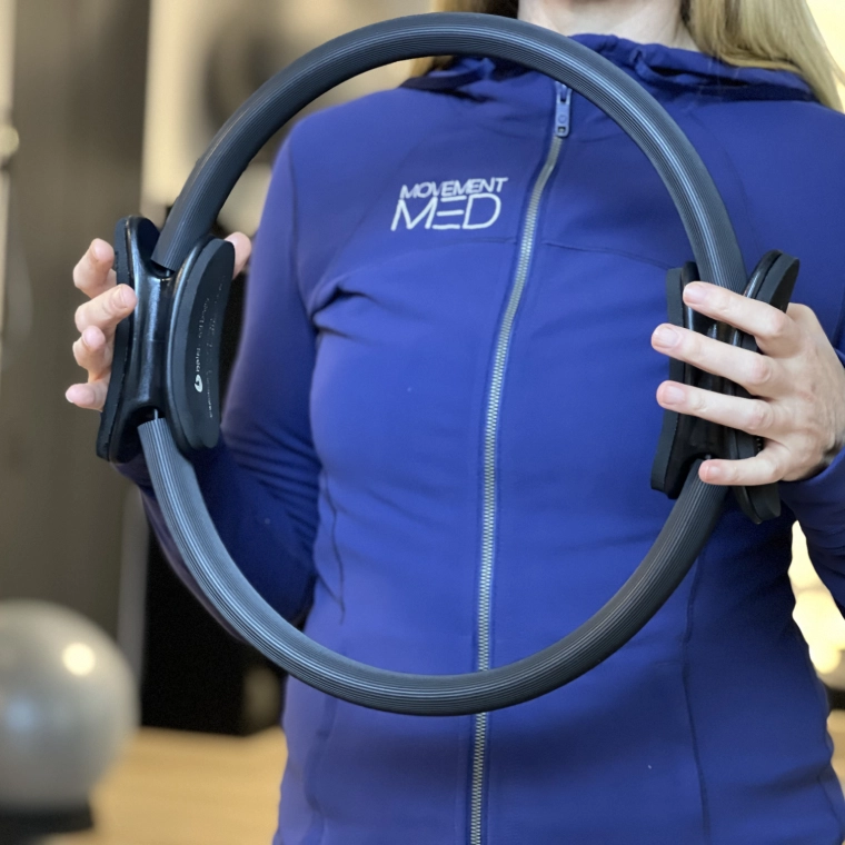 woman hold circle in hand