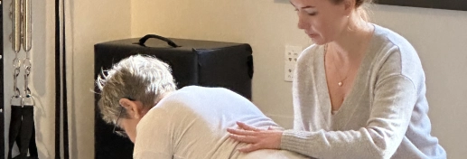 woman massage old lady